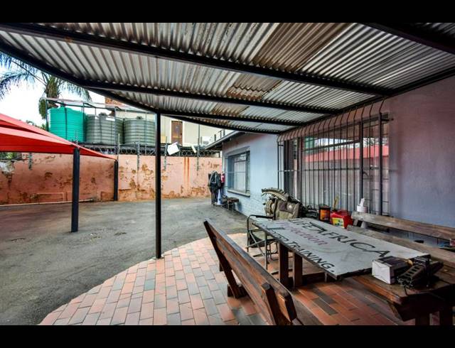 4 BEDROOM HOUSE FOR SALE IN SINOVILLE